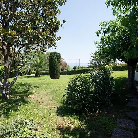 Lemon Garden Drosiá